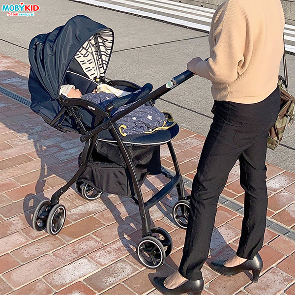 Mẹ nên mua xe đẩy em bé 1 chiều hay 2 chiều? Xe đẩy hãng nào tốt nhất hiện nay 2020?