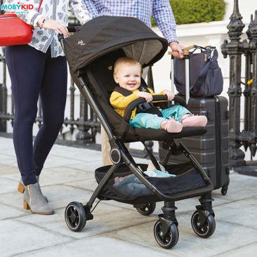 Với xe đẩy gọn nhẹ cho bé đi du lịch - bố mẹ thoải mái cùng bé trong mọi chuyến đi
