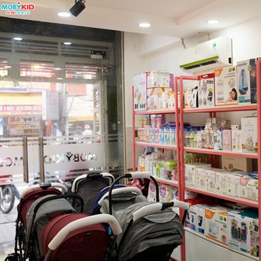 Xe đẩy gọn nhẹ cho bé đi du lịch - giải pháp giảm mệt mỏi cho ba mẹ trong những chuyến đi