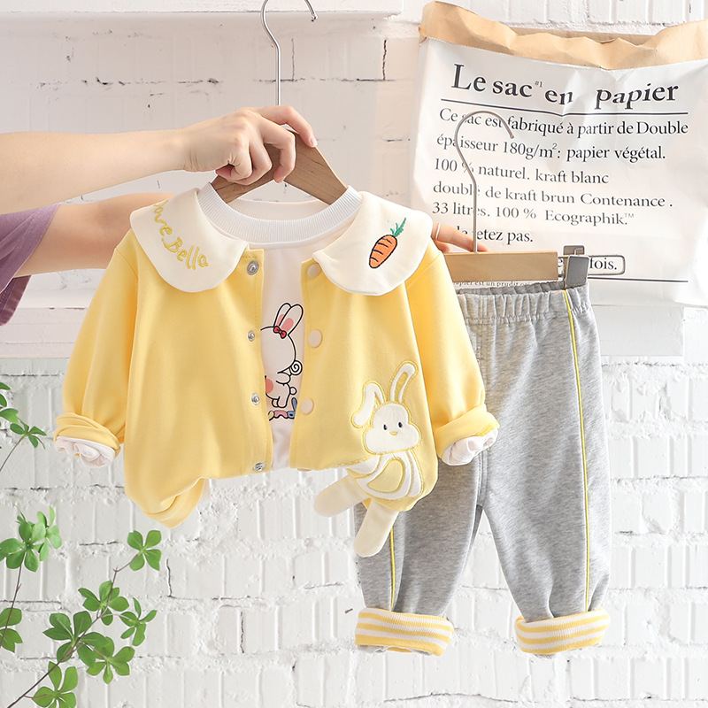 SG526 - Set Quần Áo Và Áo Khoác Thỏ Con Dễ Thương - Màu Vàng