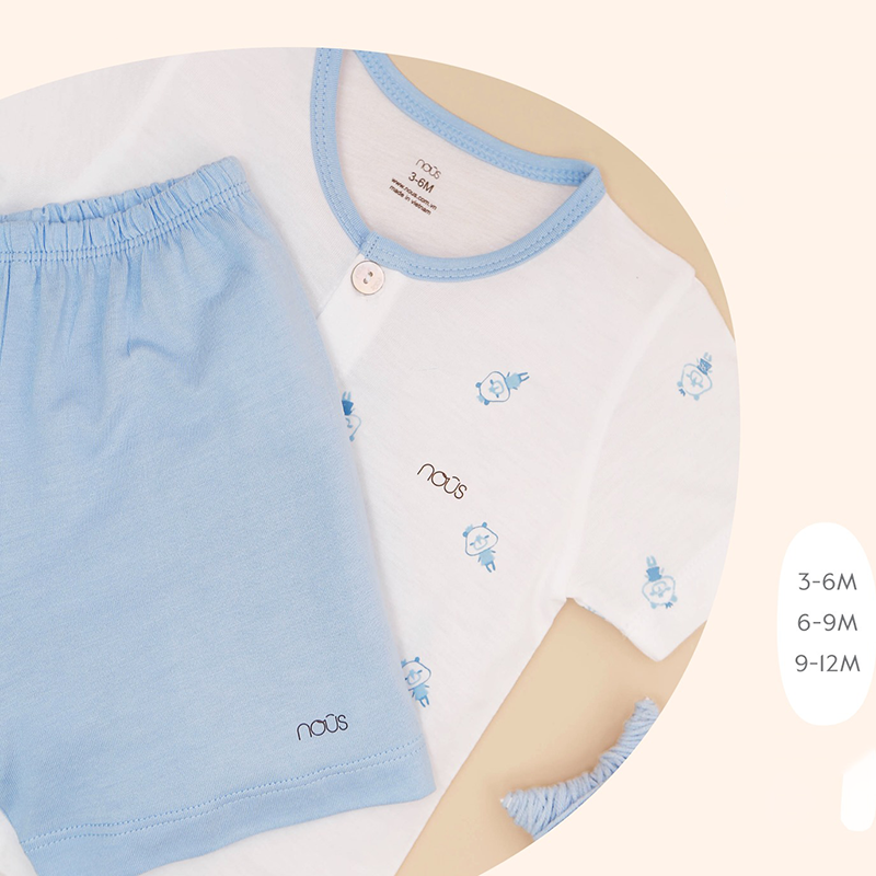 S622H4AW - Bộ quần áo Nous cài thẳng cộc tay họa tiết vải Nu Doux - Màu trắng xanh
