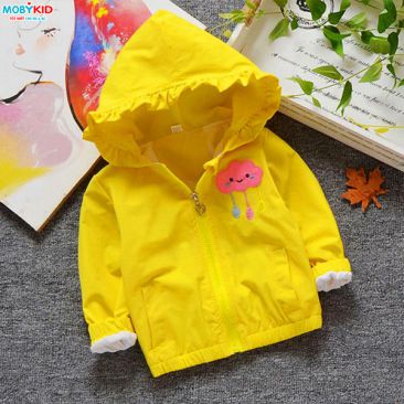 Mách mẹ cách chọn size áo khoác cho bé theo từng độ tuổi