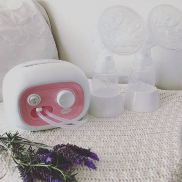 [Review] Chiếc máy hút sữa Unimom có lực hút mạnh nhất giúp mẹ giải quyết các vấn đề về sữa