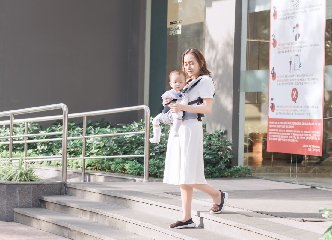 Địu cho bé Ergobaby 360 Cool Air Mesh – Chambray