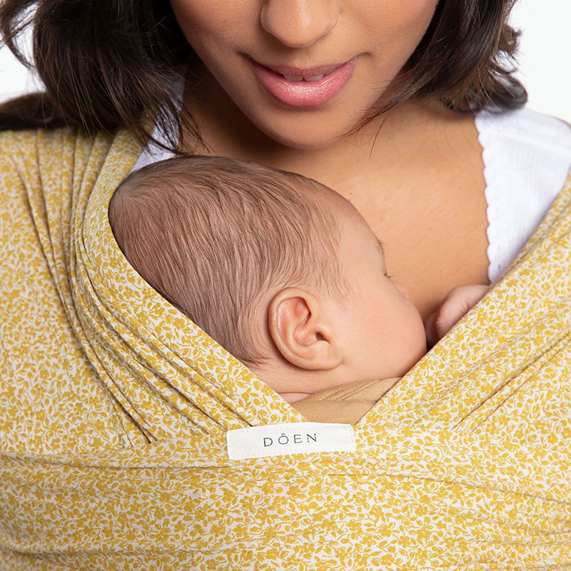 Địu cho bé Ergobaby Aura Baby Wrap - Honeybee Floral​