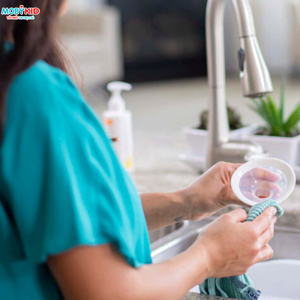 10 mẹo nhỏ giúp mẹ dễ dàng dùng máy hút sữa tại công sở