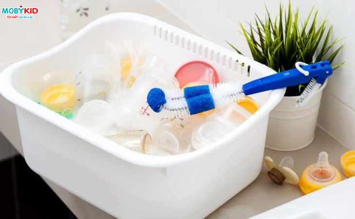 3 Cách vệ sinh bình sữa cho ai làm mẹ lần đầu