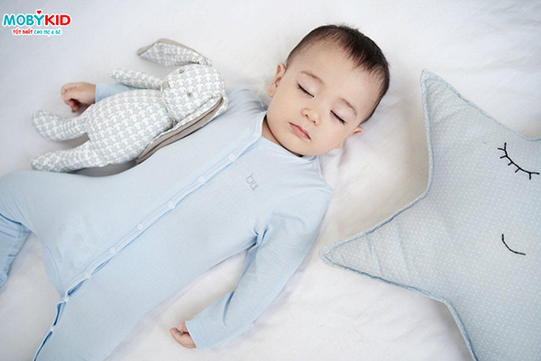 6 yếu tố quan trọng nhất bố mẹ cần lưu tâm khi mua quần áo sơ sinh cho bé