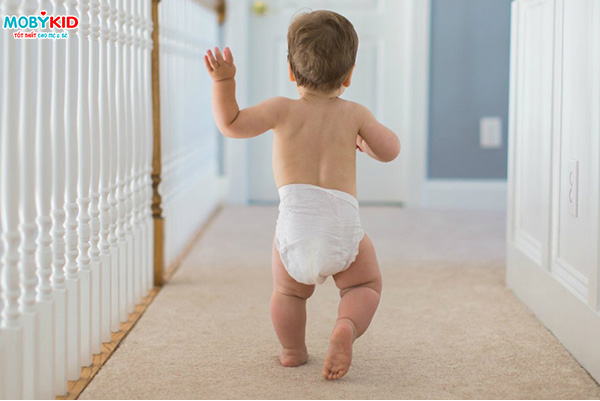 Bé vận động nhiều nên chọn tã dán hay tã quần? Top các nhãn hiệu tã quần cho bé vận động nhiều tốt hiện nay