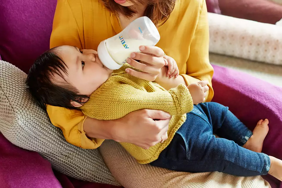 Bình sữa Philips Avent Natural nhựa PP BPA Free thiết kế tự nhiên 330ml (SCF696) (6M+)