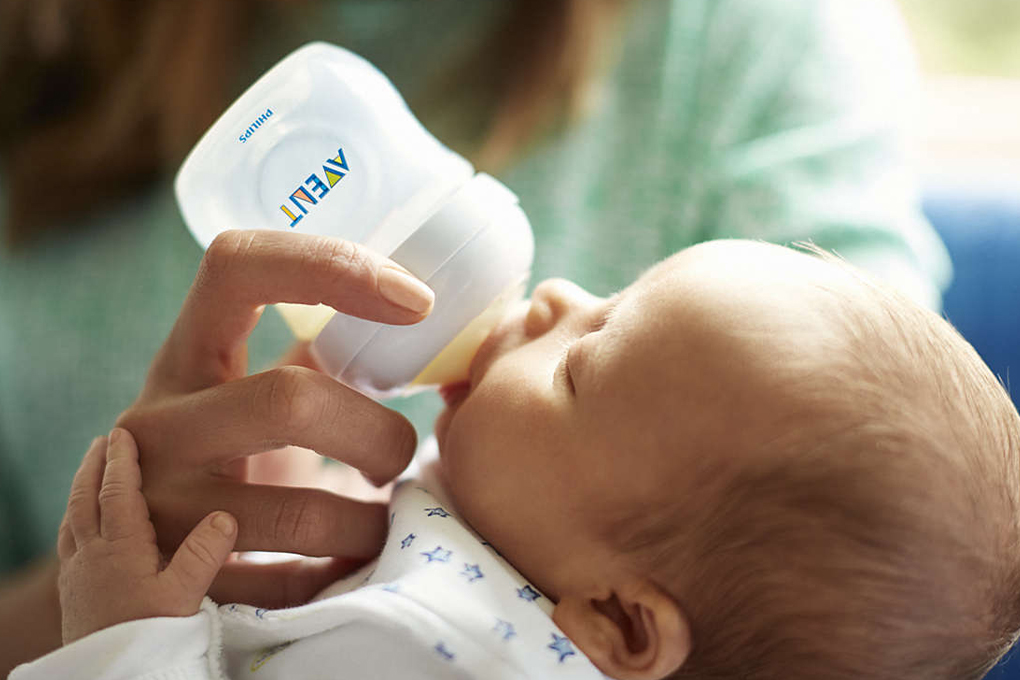 Bình sữa Philips Avent mô phỏng tự nhiên 125ml (SCF690/13)