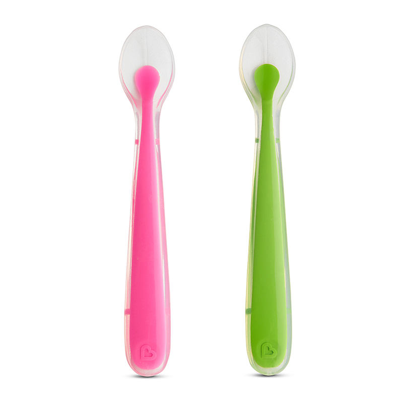 Bộ thìa Silicone Munchkin (2 chiếc) (màu hồng + xanh lá)