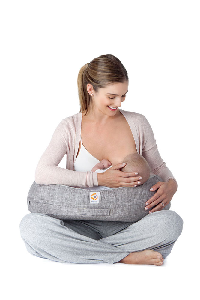 Gối cho bé bú Ergobaby Pillow – Xám