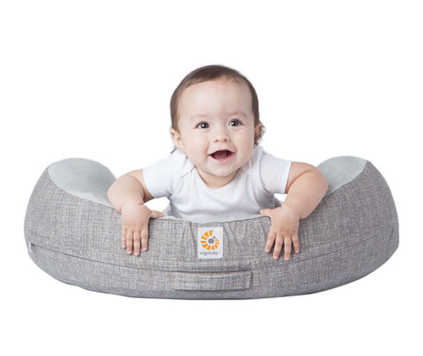 Gối cho bé bú Ergobaby Pillow – Xám