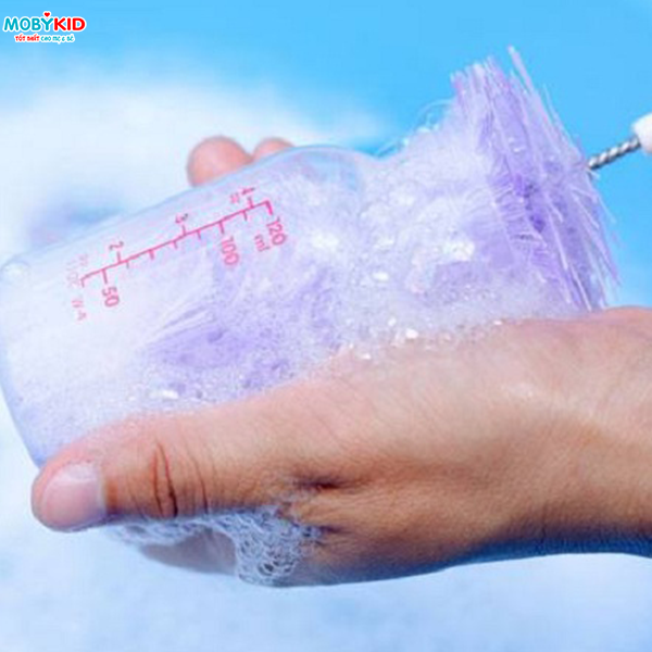 Mách mẹ những cách khử mùi hôi ở bình sữa cho bé hiệu quả
