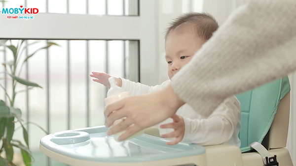 Máy đun nước hâm sữa là gì? Những lưu ý khi chọn mua