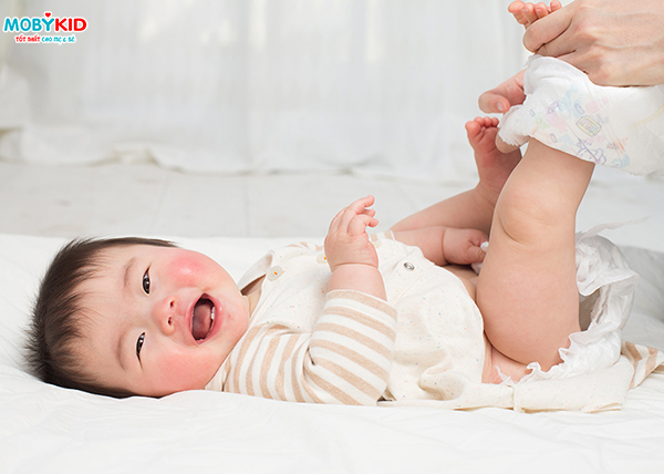 Những lưu ý khi mua bỉm tã cho bé mà mẹ lần đầu có con nhất định phải biết