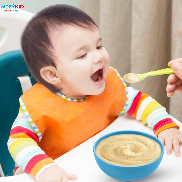 Ngoài các sản phẩm cho bé ăn dặm từ nước ngoài như Nga, Nhật, Đức,.. thì hiện nay sản phẩm Việt Nam cũng đang dần khẳng định vị thế của mình trên thị trường quốc tế. Một sản phẩm ăn dặm đến từ thương hiệu Việt Nam hiện được các mẹ yên tâm tin dùng cho bé con nhà mình - bột ăn dặm Nutifood. Cùng Moby tìm hiểu về loại bột cho bé ăn dặm này nhé!
