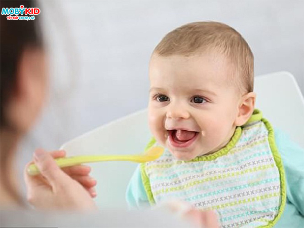 Ngoài các sản phẩm cho bé ăn dặm từ nước ngoài như Nga, Nhật, Đức,.. thì hiện nay sản phẩm Việt Nam cũng đang dần khẳng định vị thế của mình trên thị trường quốc tế. Một sản phẩm ăn dặm đến từ thương hiệu Việt Nam hiện được các mẹ yên tâm tin dùng cho bé con nhà mình - bột ăn dặm Nutifood. Cùng Moby tìm hiểu về loại bột cho bé ăn dặm này nhé!