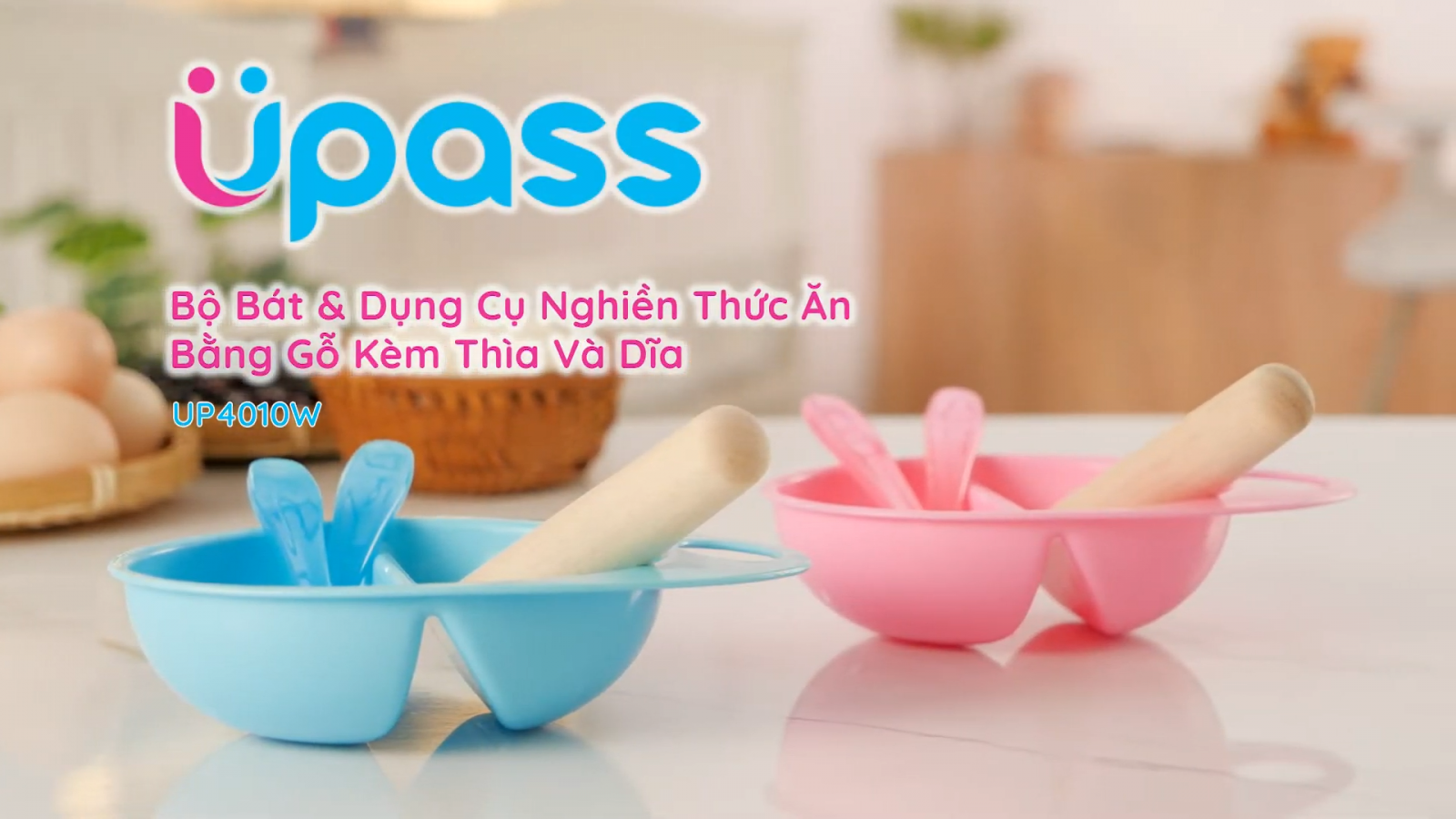 Bộ bát và dụng cụ nghiền thức ăn bằng gỗ Upass (kèm thìa và dĩa) màu hồng