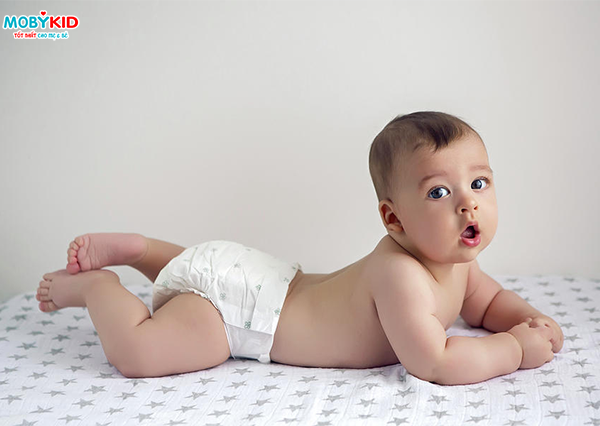So sánh bỉm tã Huggies và Moony cho bé, nên mua loại nào?
