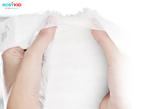 So sánh bỉm tã Huggies và Pamper cho bé, nên mua loại nào?