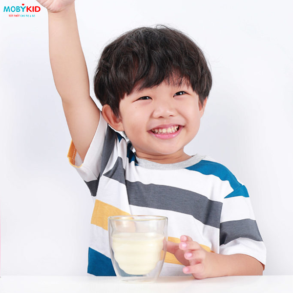 Sữa bột tăng cân cho bé và những điều mẹ cần biết khi chọn mua
