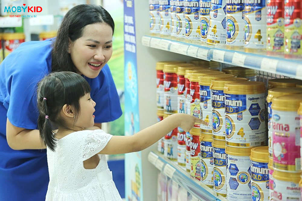 Sữa bột tăng cân cho bé và những điều mẹ cần biết khi chọn mua