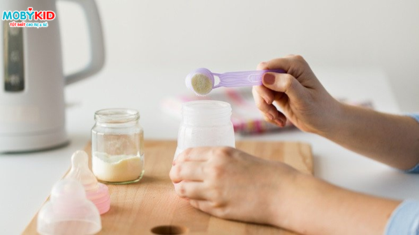 Top 5 sữa bột cho bé dành cho bé bị táo bón tốt nhất hiện nay