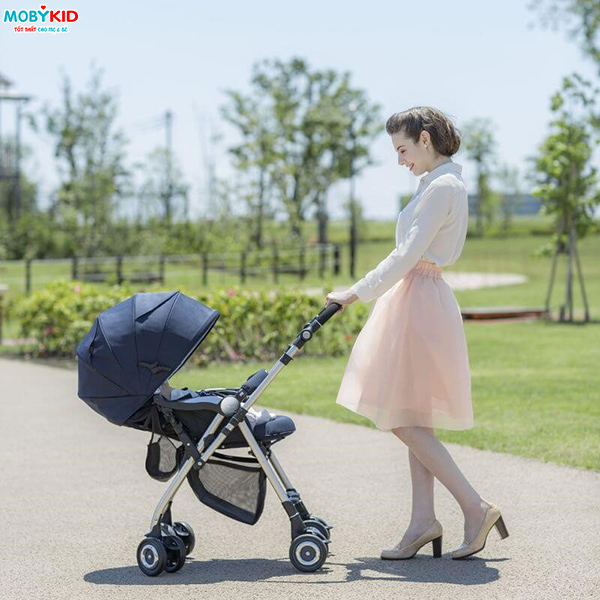 Trẻ em mấy tháng tuổi thì mẹ có thể cho bé ngồi xe đẩy?