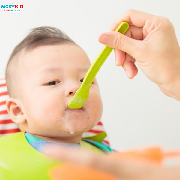 Bột ăn dặm cho trẻ là gì? Có cần thiết phải cho bé sử dụng bột ăn dặm hay không?