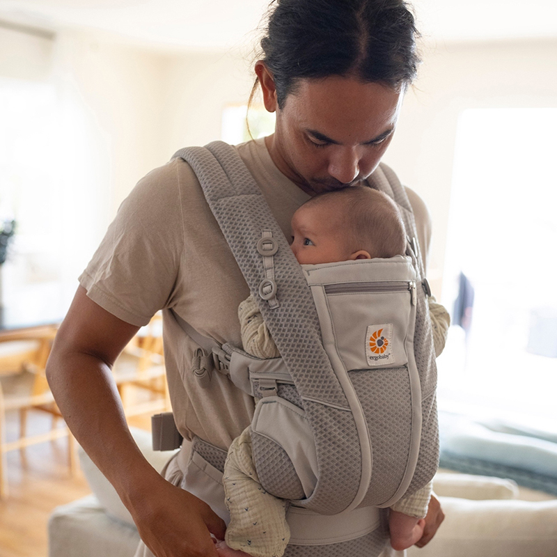 diu-cho-be-ergobaby-omni-breeze-pearl-grey-5