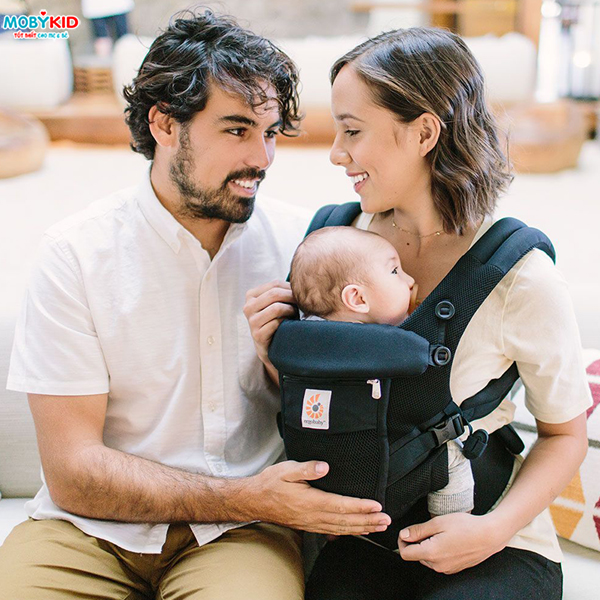 Địu trợ lực là gì? Gợi ý các loại địu trợ lực an toàn cho bé mẹ nên sắm ngay