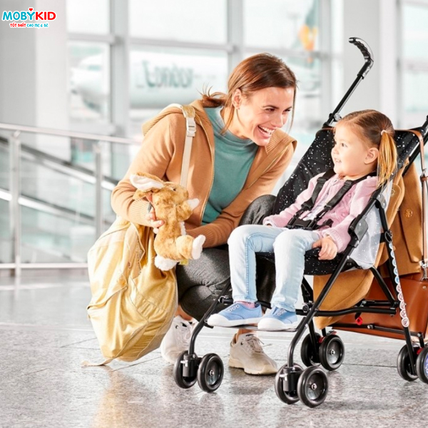 Mách mẹ những lưu ý khi mang xe đẩy em bé lên máy bay