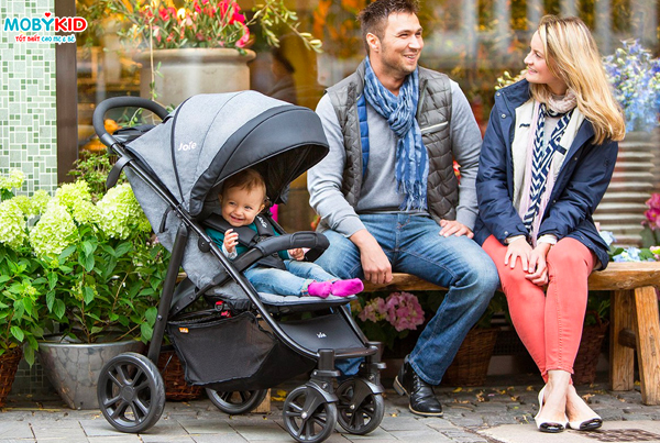 Những điều mẹ cần biết khi sử dụng xe đẩy trẻ em để đảm bảo an toàn cho bé