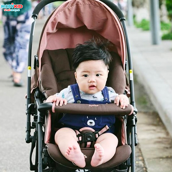 Những điều mẹ cần biết khi sử dụng xe đẩy trẻ em để đảm bảo an toàn cho bé