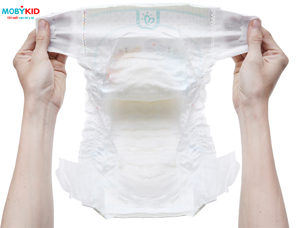 So sánh bỉm Pamper và Merries cho bé, nên mua loại nào?