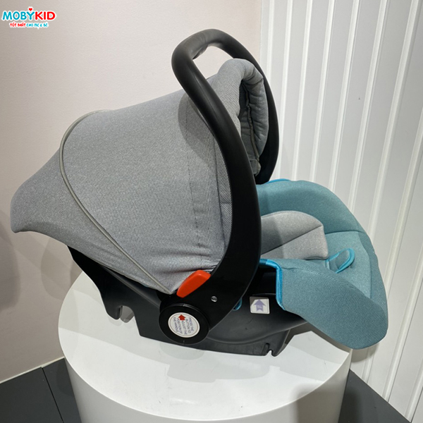 Review top 5 mẫu ghế ngồi ô tô kiêm nôi xách tay tốt nhất hiện nay