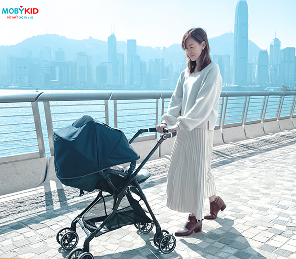 review-xe-day-em-be-combi-cho-me-lan-dau-tien-cho-mua-9